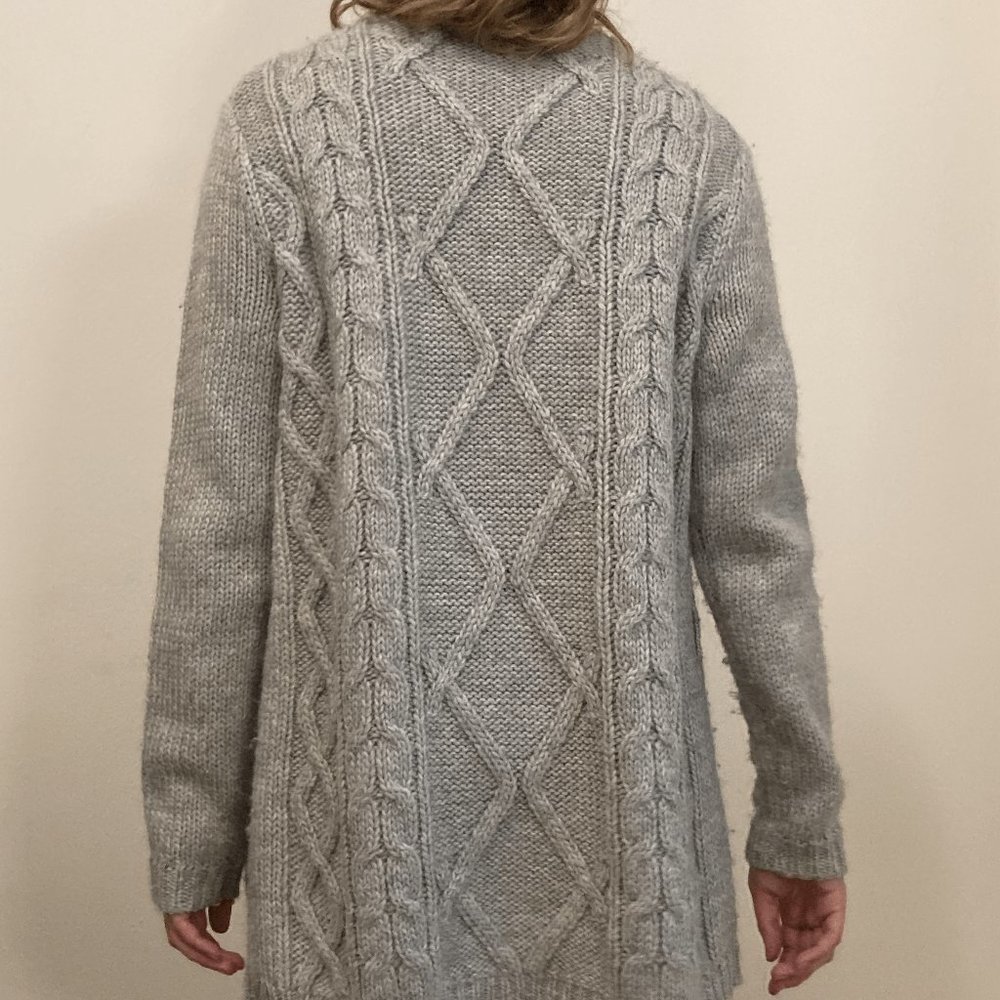 Grey 100% cashmere cardigan with cable knit pattern